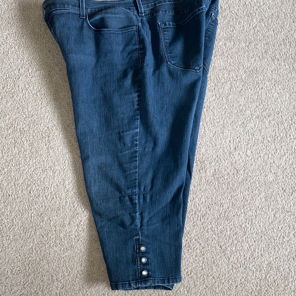 “Not your daughter’s jeans”. Capri length